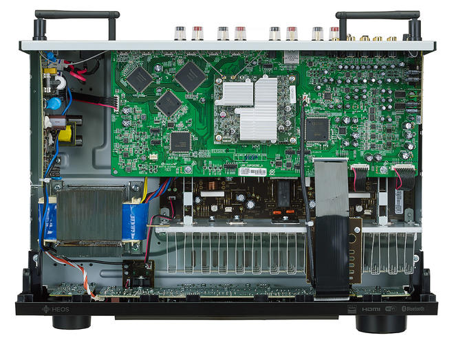 Denon DRA-800H lifestyle