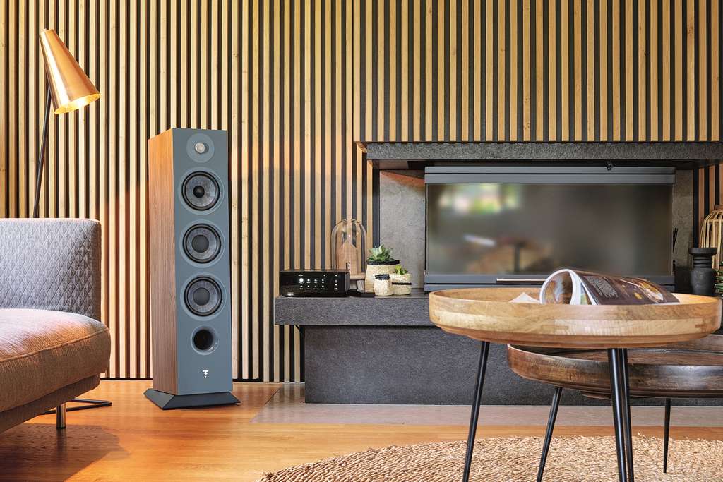 Focal Chora Dark Wood lifestyle