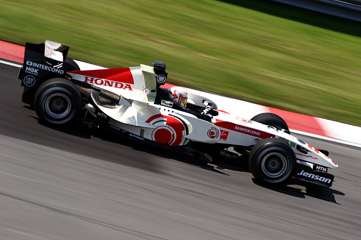 Formuła 1 w VR - wirtualna rzeczywistość za kierownicą