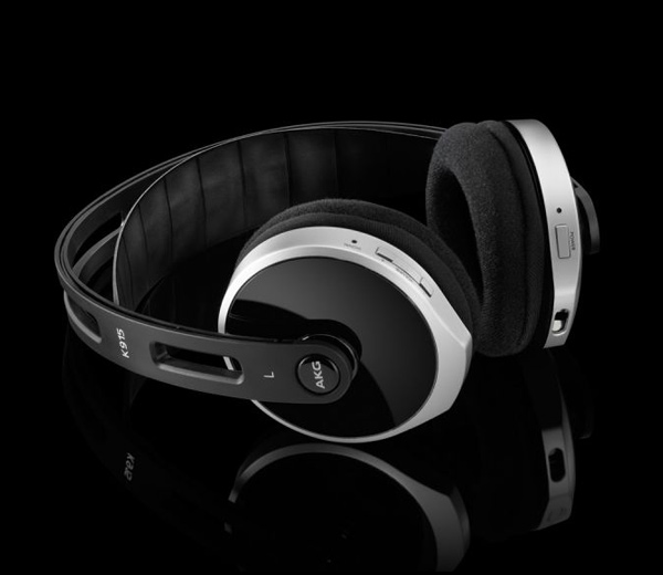 AKG K915