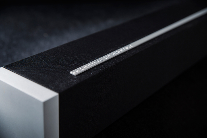 W Studio - pierwszy audiofilski soundbar 5.1 multiroom Play-Fi na rynku