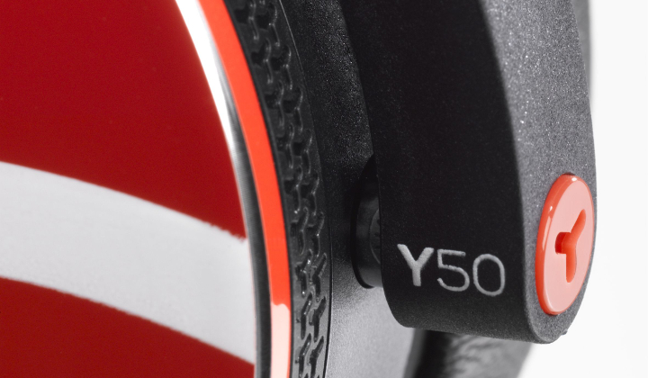 AKG Y50 nagrodzone w Red Dot Design Award