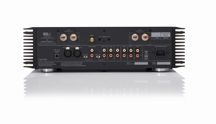 Musical Fidelity M6s: 220 watowe full dual mono plus 32 bity w upsamplingu