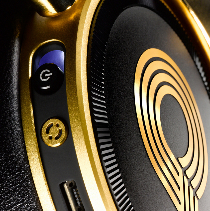 AKG N90Q